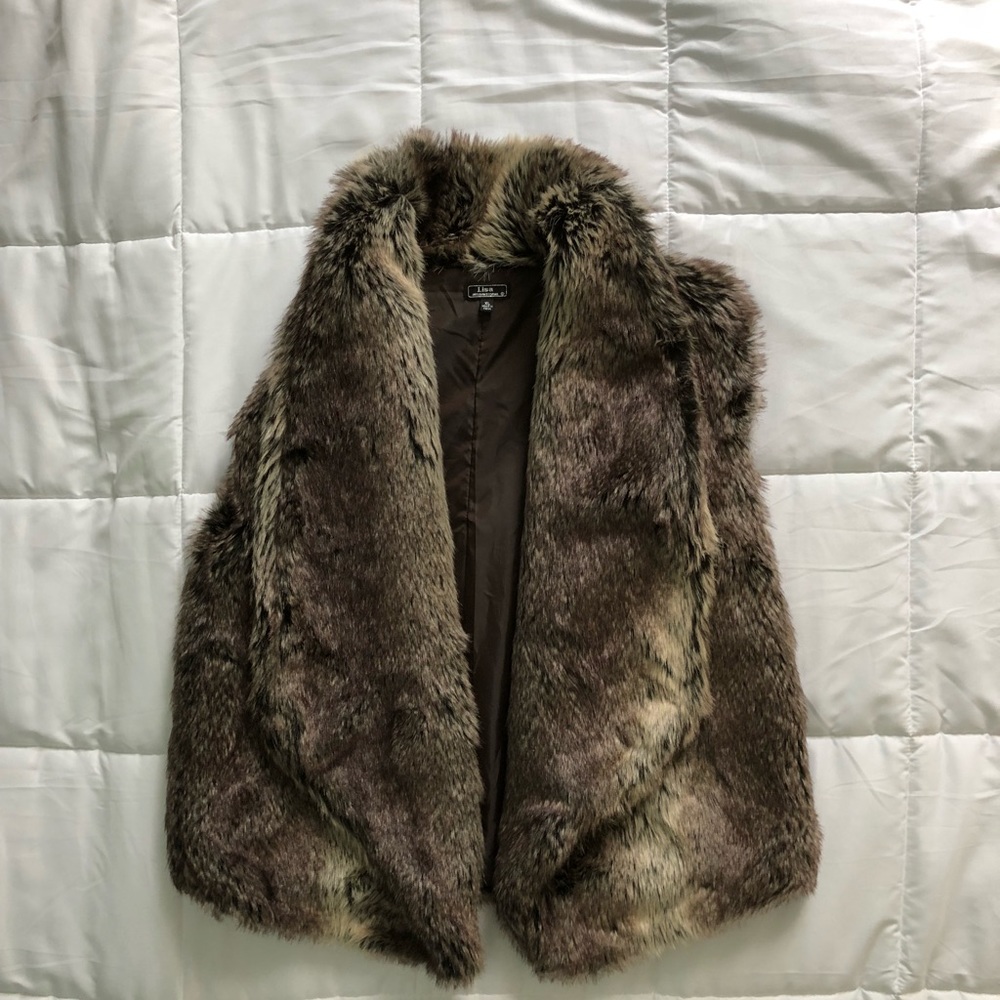 Lisa international Faux fur vest